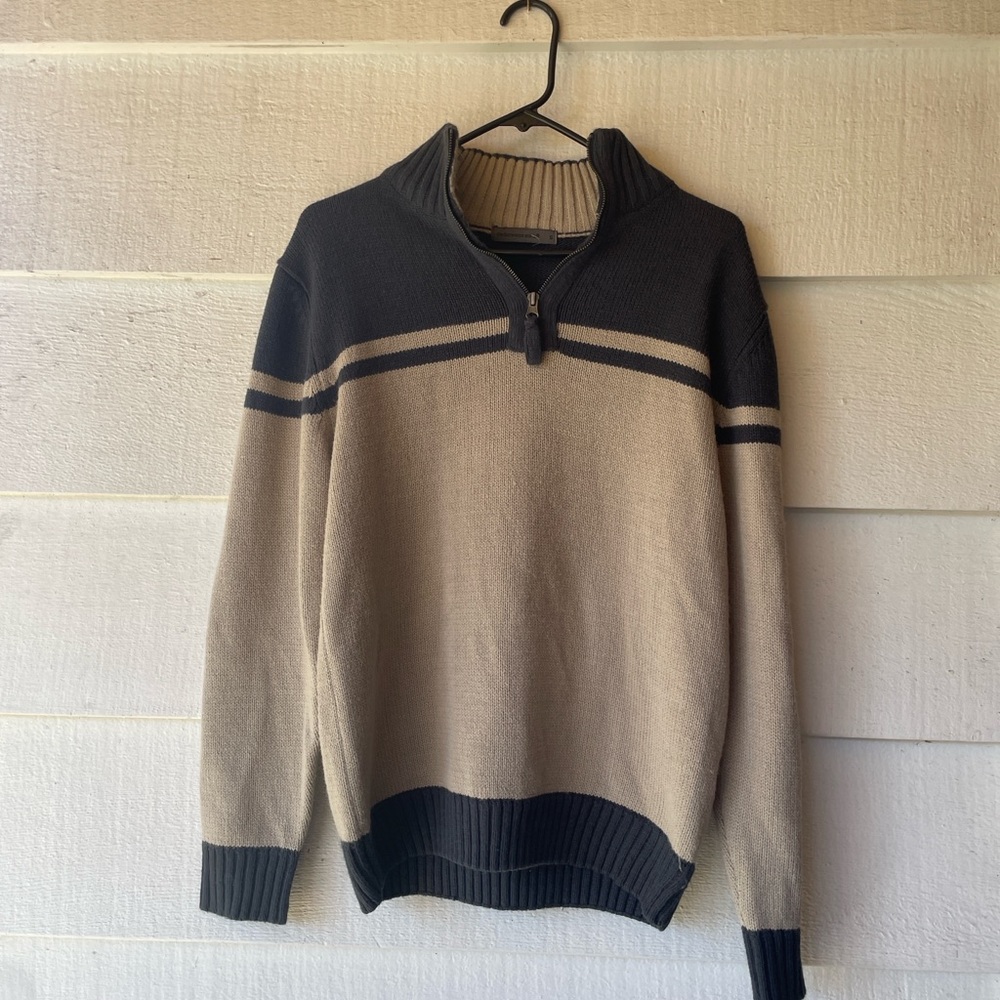Black and Tan Zip Up Sweater with Classic Design